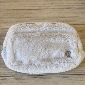 Lululemon Everywhere Plush Belt Bag